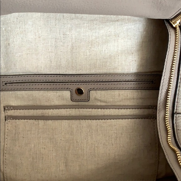 Tory Burch leather taupe bag w/ dust bag like new. Large version - Picture 8 of 10